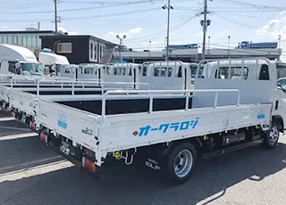 平ボディ車